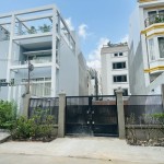 Chỉ 30 tỷ, Đất đẹp ngay Mặt Tiền Quốc Hương, 8x20m, Tiện Xây Biệt Thự, Căn Hộ Cho Thuê