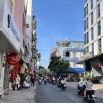 Góc 2 MT Nguyễn Văn Thủ, DT 4.1x19.5m, đang cho thương hiệu cafe thuê