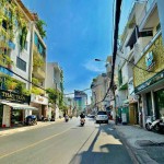 Khan hiếm, Góc 2 MT Huỳnh Văn Bánh, Phú Nhuận, DT 181m2 – 15x14m