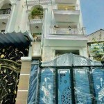 Toà nhà CHDV 7 tầng, MT Nguyễn Trung Trực, Bình Thạnh, DT 148m2, TN 140tr/th