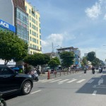 Tòa nhà Góc 2 MT Phan Đăng Lưu, Phú Nhuận, DT 7.4x24m, đang cho Ngân hàng thuê 120tr/th
