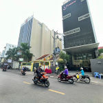 Vị trí đẹp, MT Nguyễn Văn Đậu, gần ngã tư Hoàng Hoa Thám - NVĐ, DT 4,4x23m, nhà 5 tầng
