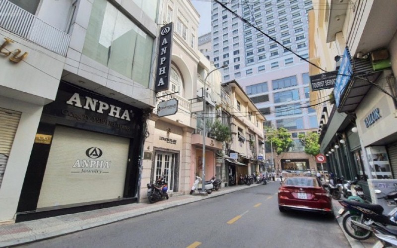 (Giảm 5 tỷ) Vị trí đắc địa, MT ngay Nguyễn Huệ, Q.1, DT 4x17m, nhà 4 tầng