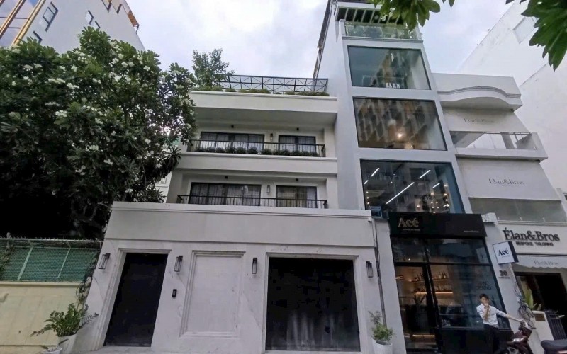 [Về giá tốt] MT P. Sài Gòn, tuyến đường sang trọng, DT 8.3x18m, nhà 5 tầng mới