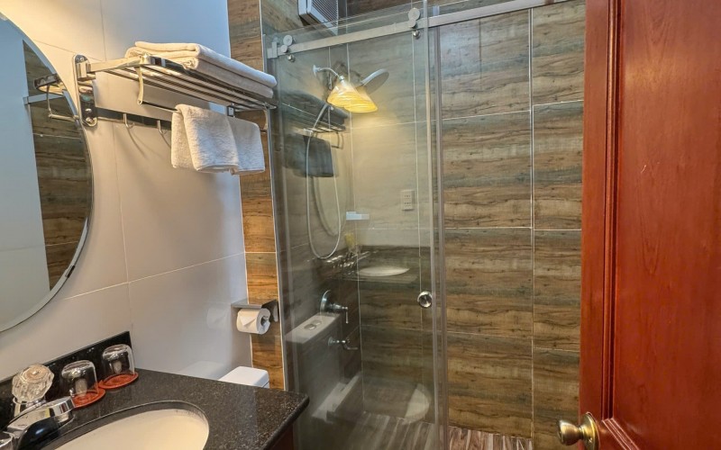 Bán Khách Sạn Quận 1, 35 Phòng, 350 triệu/tháng. Chỉ 85 tỷ. 8x23m