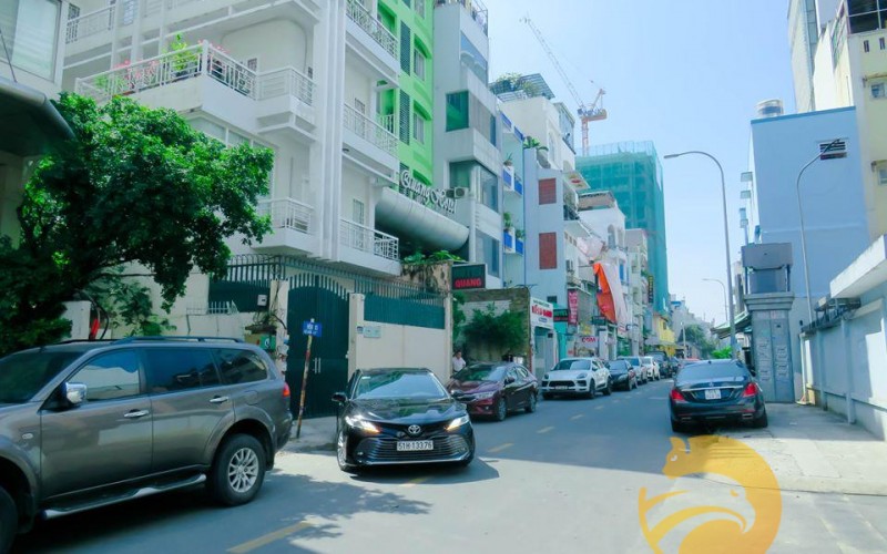 Giá tốt, MT Nguyễn Văn Thủ, đoạn gần Mạc Đỉnh Chi, DT 152.4m2, nhà 5 tầng mới - thang máy