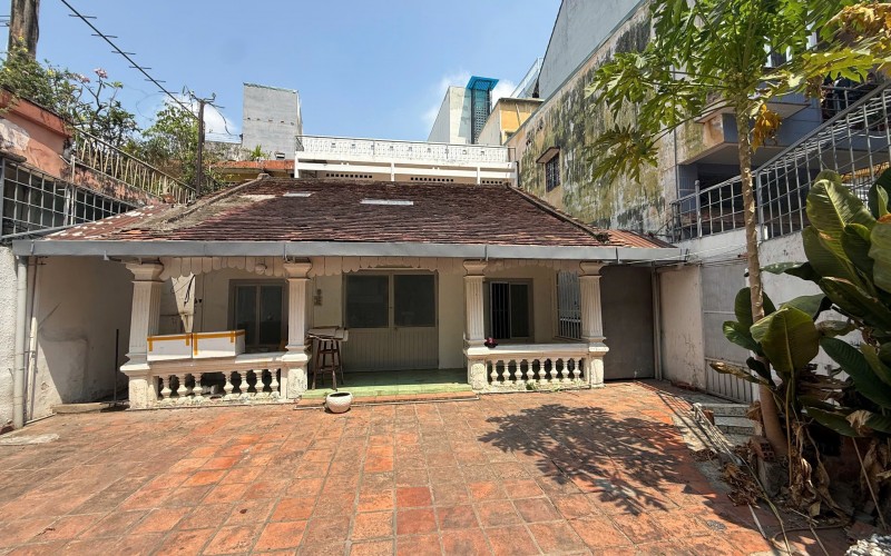 Biệt thự Bùi Thị Xuân, DT 10x25m, kiến trúc cổ độc đáo