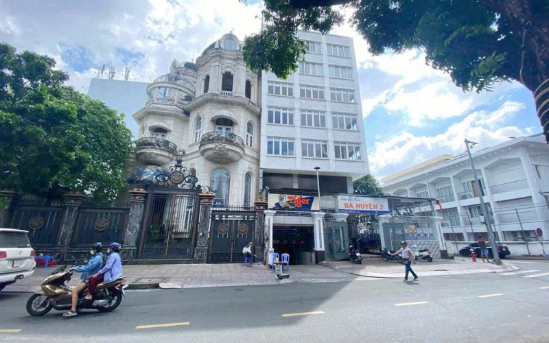 Biệt thự đẳng cấp MT Nguyễn Thông, Quận 3, DT 341m2, 2 Hầm 5 Tầng, Hồ Bơi - Sân Vườn
