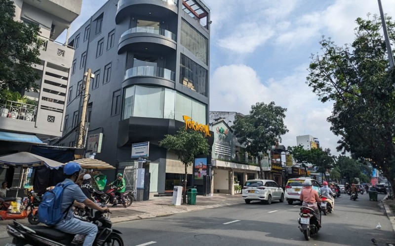 Builidng Góc 2 Mặt Tiền Lý Chính Thắng, 8.1x25m, 6 tấm, HĐT 180tr. Giá 65 tỷ