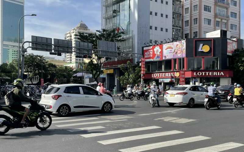 DT 8x21m, MT Đinh Tiên Hoàng, Quận 1, tiện building văn phòng
