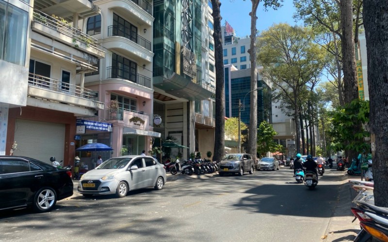Giá tốt, MT Bùi Thị Xuân, Q.1, DT 4x18m, nhà 5 tầng mới