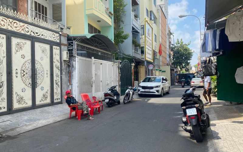 Giá tốt, MT ngay Hai Bà Trưng, Q.1, DT 149m2, tiện xây building, kinh doanh