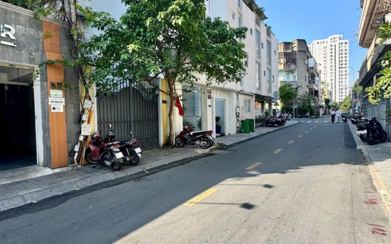 Góc 2 MT Đặng Dung, DT 5.4x18.5m, căn góc đẹp, kinh doanh tốt