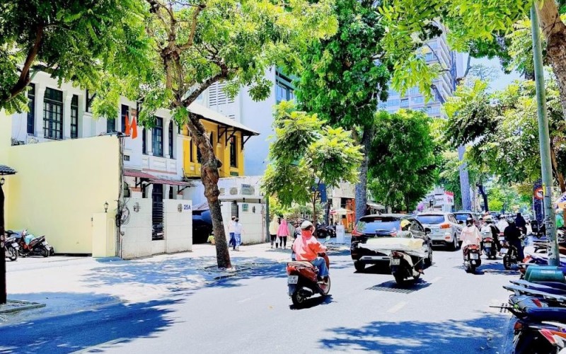 Góc 2 MT Nguyễn Đình Chiểu, Q.1, đoạn gần Đinh Tiên Hoàng, DT 8x22m, sẵn HĐ thuê