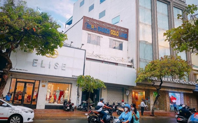 Góc 2 MT Nguyễn Đình Chiểu, Q.3, ngang 7.36m, sẵn HĐ thuê