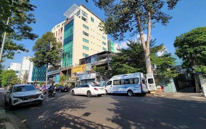 Góc 2 MT Nguyễn Đình Chiểu, Quận 1, DT 366m2 - 13.8x25m (NH 16.5m)