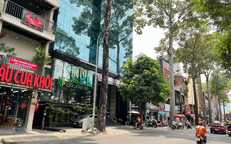 Góc 2 MT Tôn Thất Tùng, ngay phố khách sạn P. Bến Thành, ngang 7m, kinh doanh, cho thuê tốt