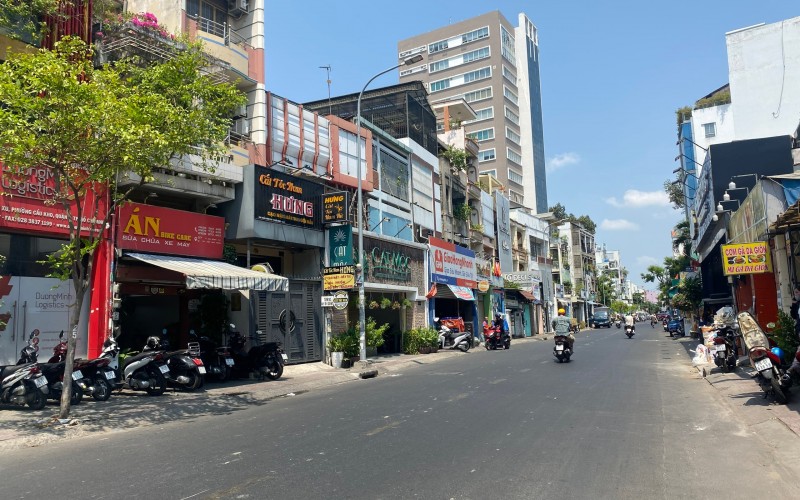 Góc 2 MT Trần Đình Xu, Quận 1, DT 9x20m, sẵn HĐ thuê