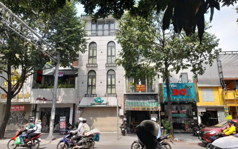 Hàng Hiếm, Mặt Tiền Đinh Tiên Hoàng, 5.2x16m, 5 tầng, 60tr/th, 38 tỷ giảm còn 34 tỷ