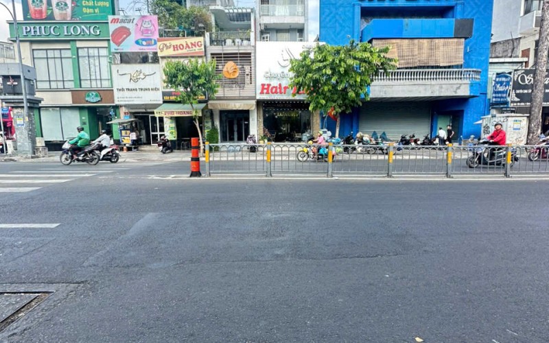 Hàng Vip Mặt Tiền Quận 1, 4.5x23m. 6 tầng, HDT 100 tr/th. Chỉ 36.8 tỷ