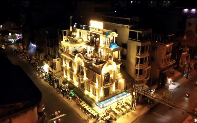 HĐT 10.000$/th - Góc 2 MT Trần Đình Xu, Q.1, DT 9.5x23m