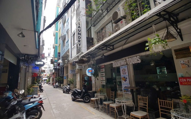 Hotel Phạm Ngũ Lão, ngay phố Tây sôi động, DT 8x12m, có 14 phòng đang khai thác