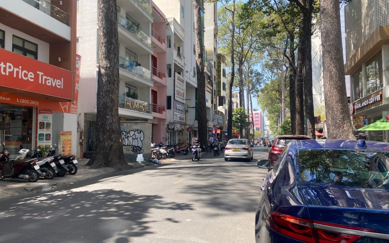 Khách sạn 9 Tầng, MT Bùi Thị Xuân, Q.1, DT 8.4x15.5m, HĐT 12.000$/th