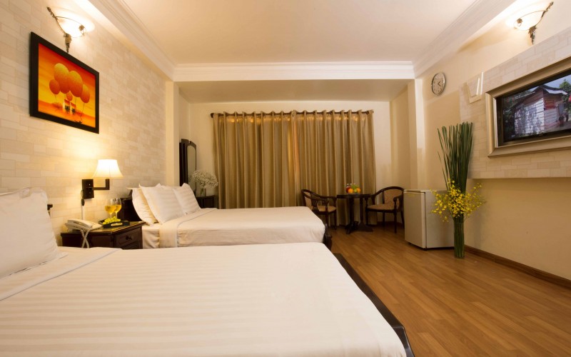 Khách sạn ngay chợ Bến Thành, 10 tầng, 26 phòng, 99 tỷ, vị trí Vip
