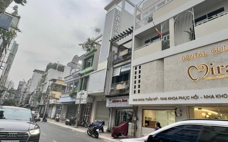 Khan hiếm, Góc 2 MT Bàn Cờ, Q.3, DT 8.2x21m, nhà 4 tầng, sẵn HĐ thuê