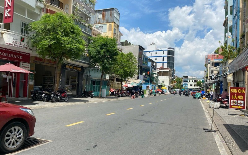 Khan hiếm, Góc 2 MT liền kề Trần Hưng Đạo, Bến Thành, DT 7.2x16m, vị trí đẹp, sáng