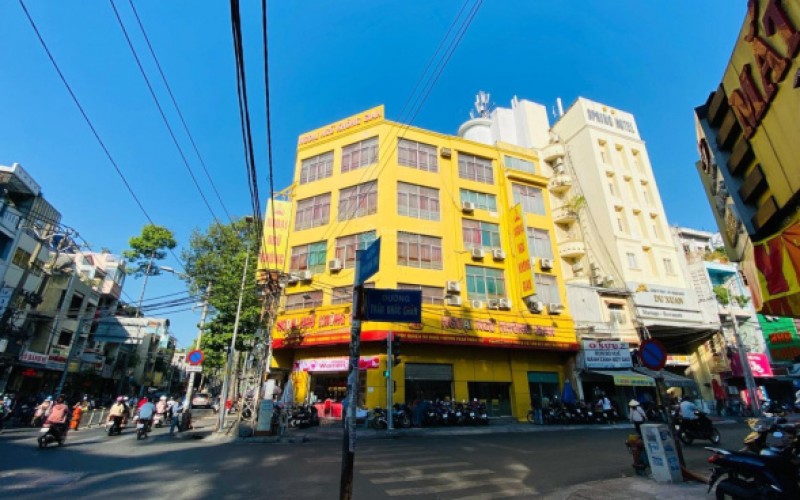 Khan hiếm, Góc 2 MT ngay Nguyễn Hữu Cầu, MT 9.5x18m, giá tốt trong khu vực