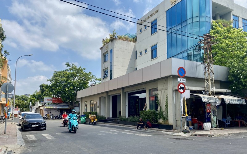 Khan hiếm, vị trí đẹp, góc 2 MT Trần Nhật Duật, Q.1, DT 200m2 – 10x20m