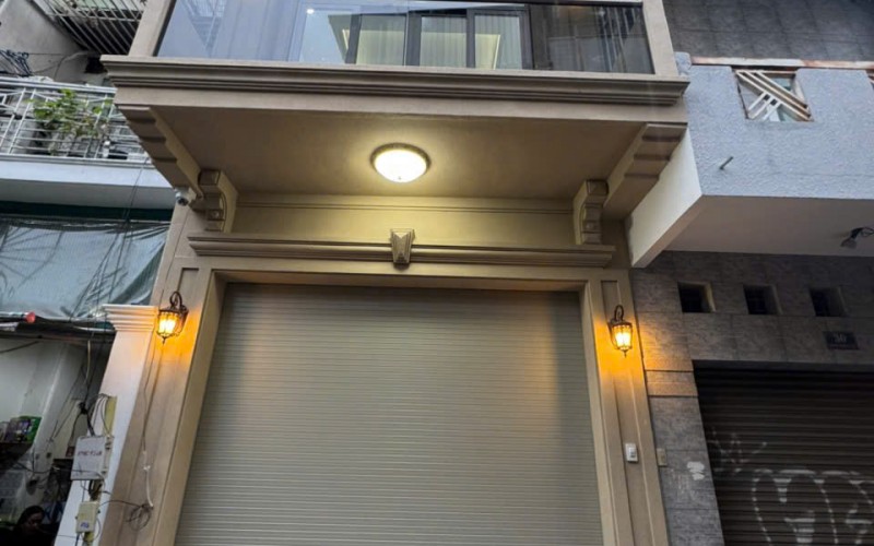 Mặt tiền Quận 1, 4.15x15m. 2 tầng, nhà đẹp, chỉ 18.5 tỷ