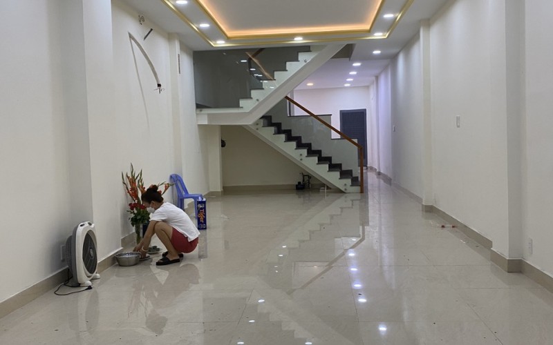 Mặt tiền Quận 1, 4.3x20.5m, 4 tấm, chỉ 42 tỷ, giá quá tốt