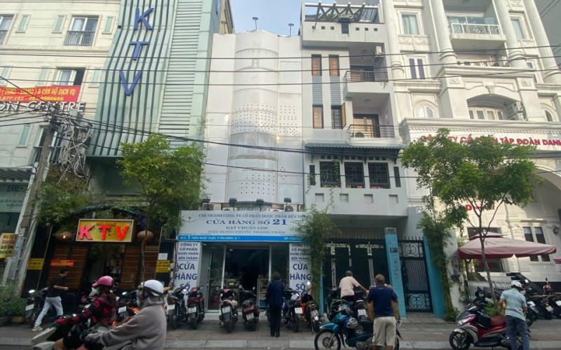 Mặt Tiền Trần Nhật Duật, 9.5x15.2m, Ngang siêu đẹp, Giá chỉ 66 tỷ, 4 tầng