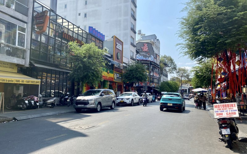 MT Đề Thám, vị trí đẹp, ngay Bùi Viện, DT 90.4m2, nhà 5 tầng, HĐT 6000$/th