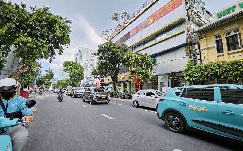 MT Đinh Tiên Hoàng, vị trí đẹp, DT 212m2, sở hữu bề ngang 12m nổi bật