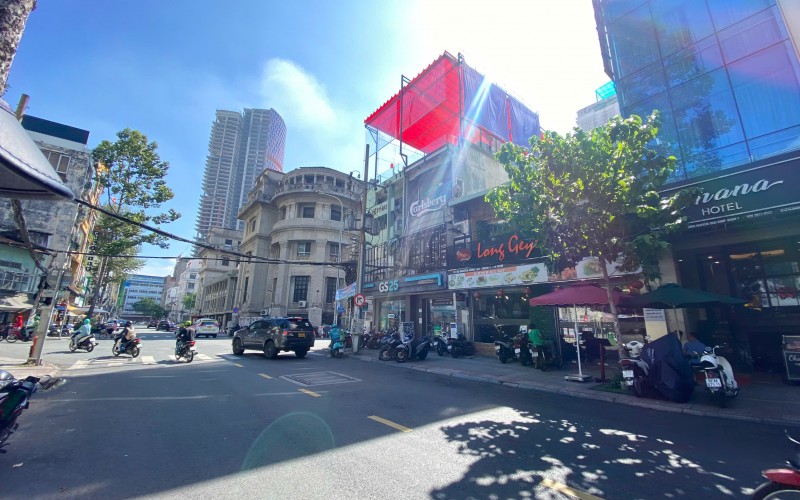 MT Nguyễn Công Trứ, ngay Ngân hàng Nhà nước, phố tài chính sầm uất, DT 8x18m, vuông vắn