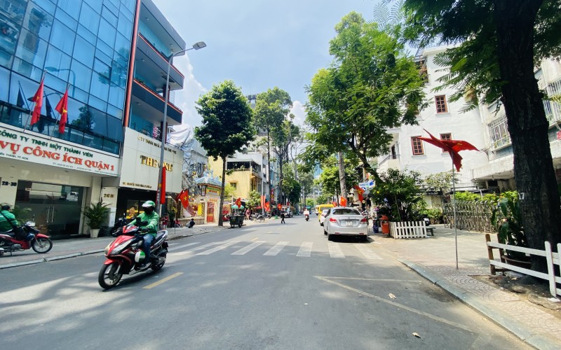 MT Nguyễn Thái Bình, vị trí gần Hàm Nghi, DT 8x18m