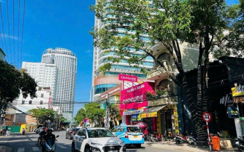 MT Nguyễn Thị Minh Khai, quận 1, DT 125,42m2, ngang 6.12m, KD đa ngành nghề