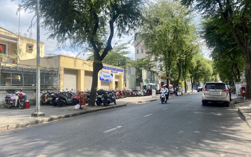MT Nguyễn Văn Thủ, Q.1, gần Mạc Đĩnh Chi, DT 4x25m, HĐ thuê 60tr/th