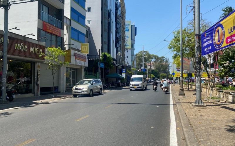 Giá tốt, MT Phạm Viết Chánh, Q.1, DT 94m2, HĐ Thuê 112Tr/Th