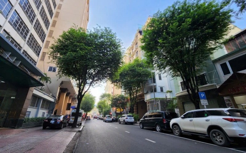 MT Thủ Khoa Huân, ngay cửa Bắc chợ Bến Thành, DT 94m2