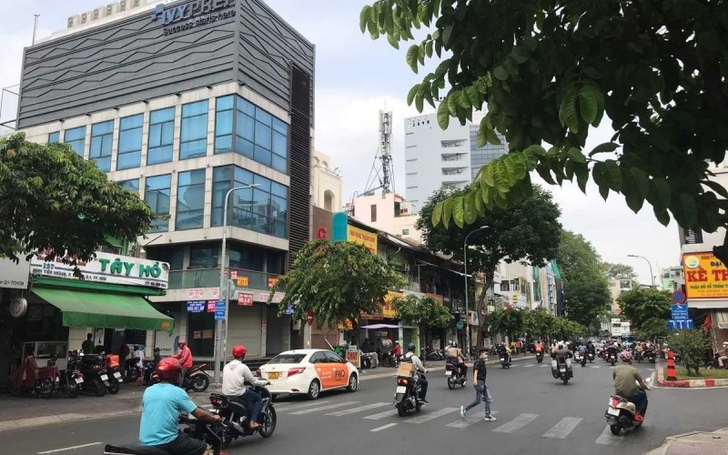 Nhà 5 tầng, MT Đinh Tiên Hoàng, Q.1, DT 4.1x20m, sẵn HĐT