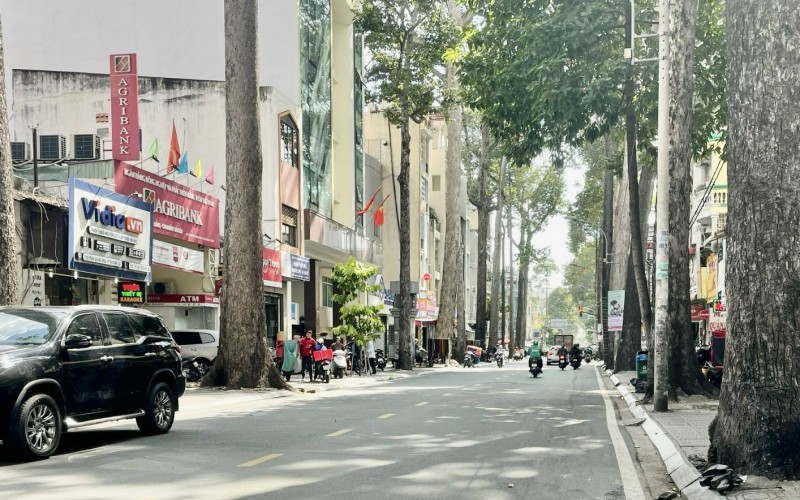 Nhà 5 tầng, MT Trần Quang Khải, Q.1, DT 8x16m, ngang lớn rộng rãi, giá 59 tỷ TL