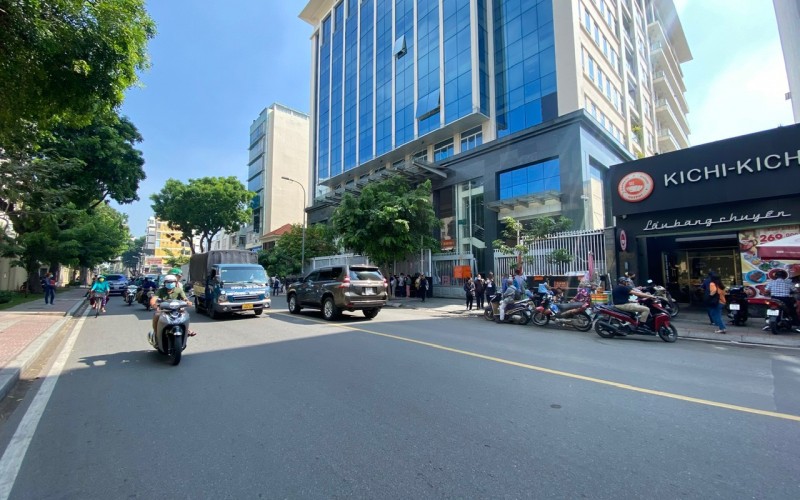 Nhà 6 tầng mới, MT thương hiệu Nguyễn Trãi, Q.1, DT 126m2 - 6.3x20m, HĐ thuê 160tr/th