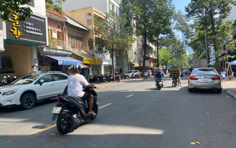 Siêu hiếm, HÀNG ĐỘC QUYỀN, nhà 7 tầng + thang máy, MT Nguyễn Công Trứ, ngay phố tài chính