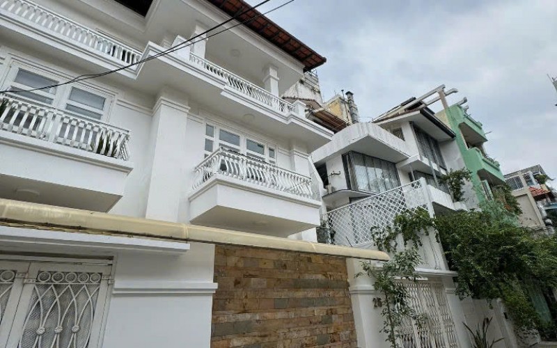 Siêu hiếm, quá tốt, Biệt thự Quận 1, 180m2, chỉ 55 tỷ, Ở Tuyệt Vời