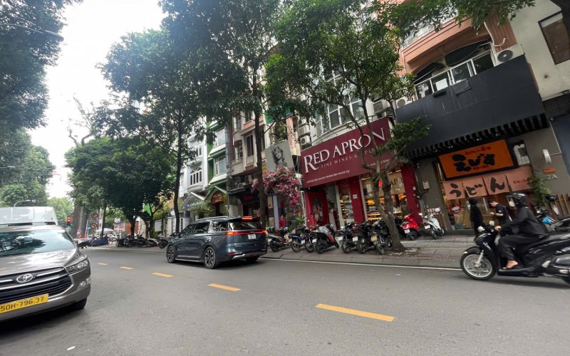 Siêu Phẩm Mặt Tiền Bến Nghé, 6 tầng, Giá Cực Tốt, chỉ 70 tỷ, ngay Lê Thánh Tôn