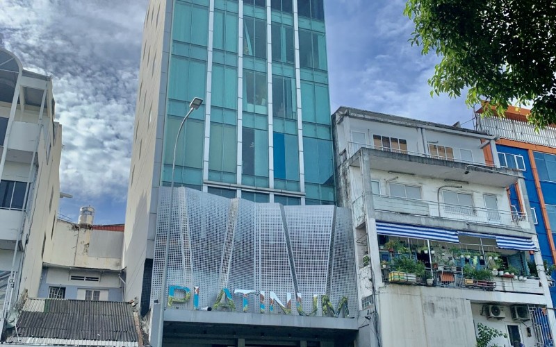 Tòa nhà 10 tầng, MT Điện Biên Phủ, Q.1, DT 9x17m, HĐT 10.000$/tháng
